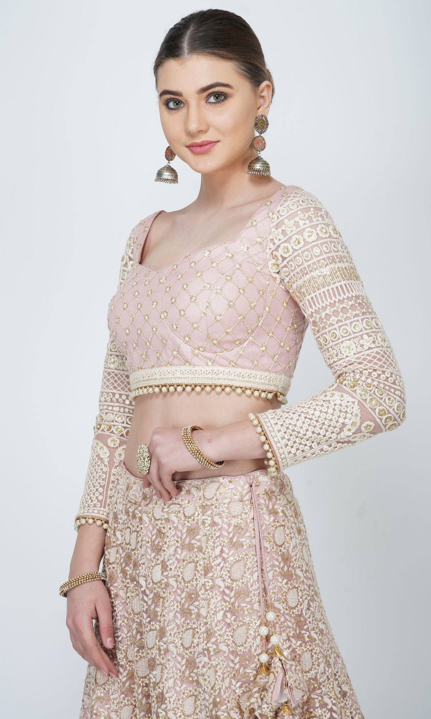Dilnaaz Lehenga